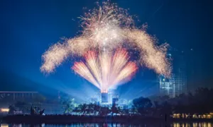 Hơn 50.000 người đón năm mới tại Ecopark Countdown 2025