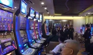Mánh dụ 145 người Việt 'dốc tiền không tiếc tay' khi đánh bạc ở King Club Mánh dụ 145 người Việt 'dốc tiền không tiếc tay' khi đánh bạc ở King Club