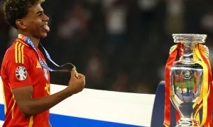 FIFA đổi ngày Yamal đối đầu Messi